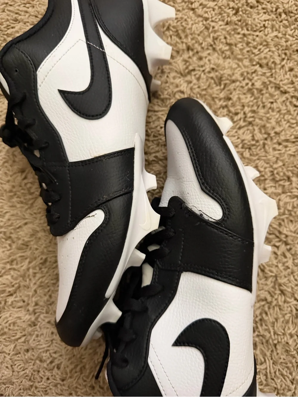 Jordan Men's Black and White Athletic Cleats